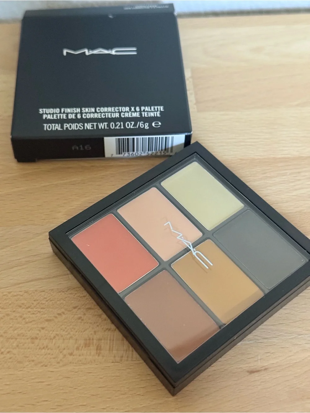 MAC Cosmetics Studio Finish Color Correcting Palette - New in box